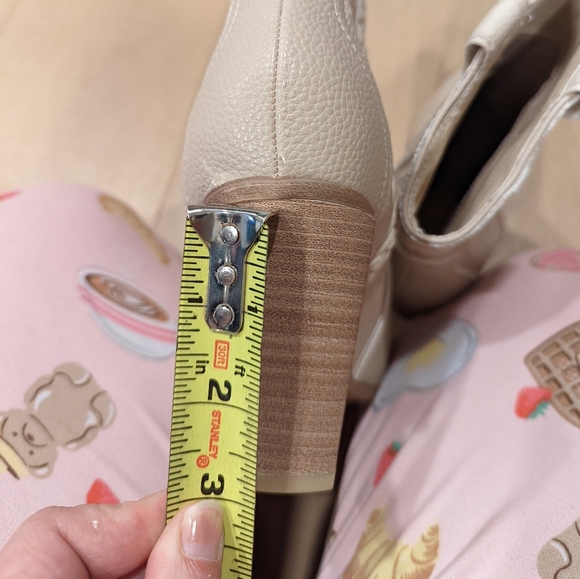 Women's Cream Western Ankle Boots - Picture 15 of 16